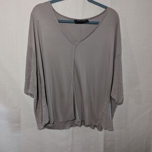 Ozai n Ku Taupe  Grey V-Neck Top Size Medium to Large Lagenlook Oversized